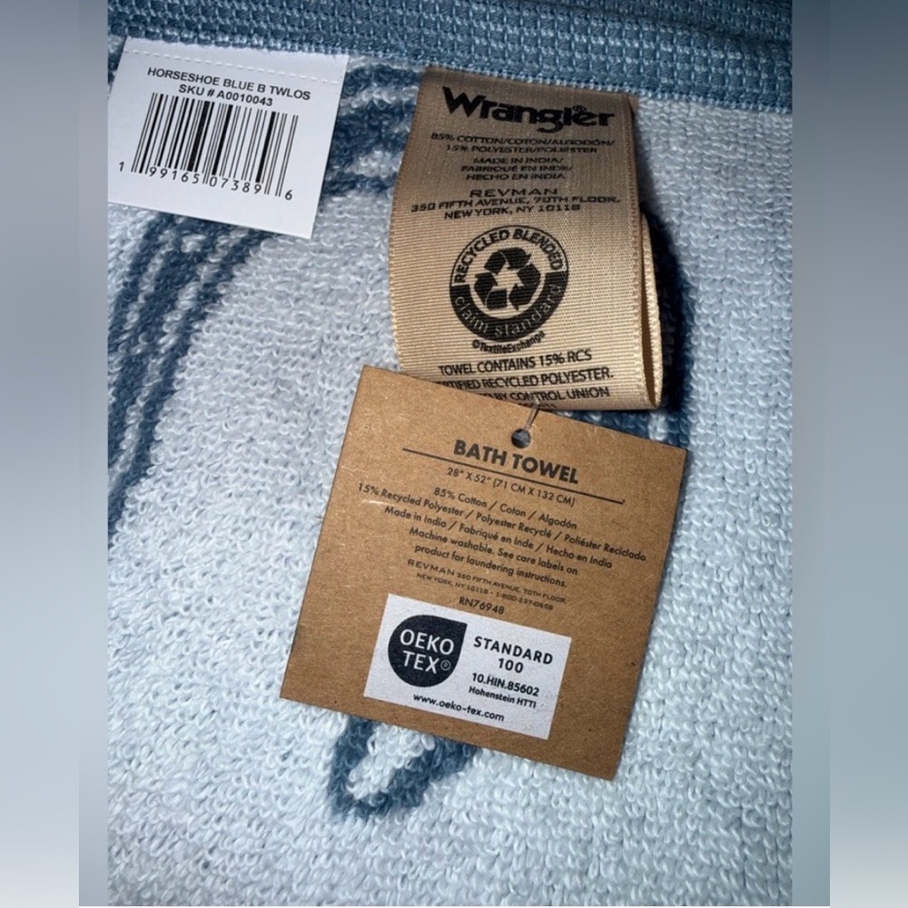 NEW WRANGLER REVERSIBLE
BLUE WHITE HORSESHOE PRINT BATH TOWEL 28x52 Quick Dry - Picture 8 of 10